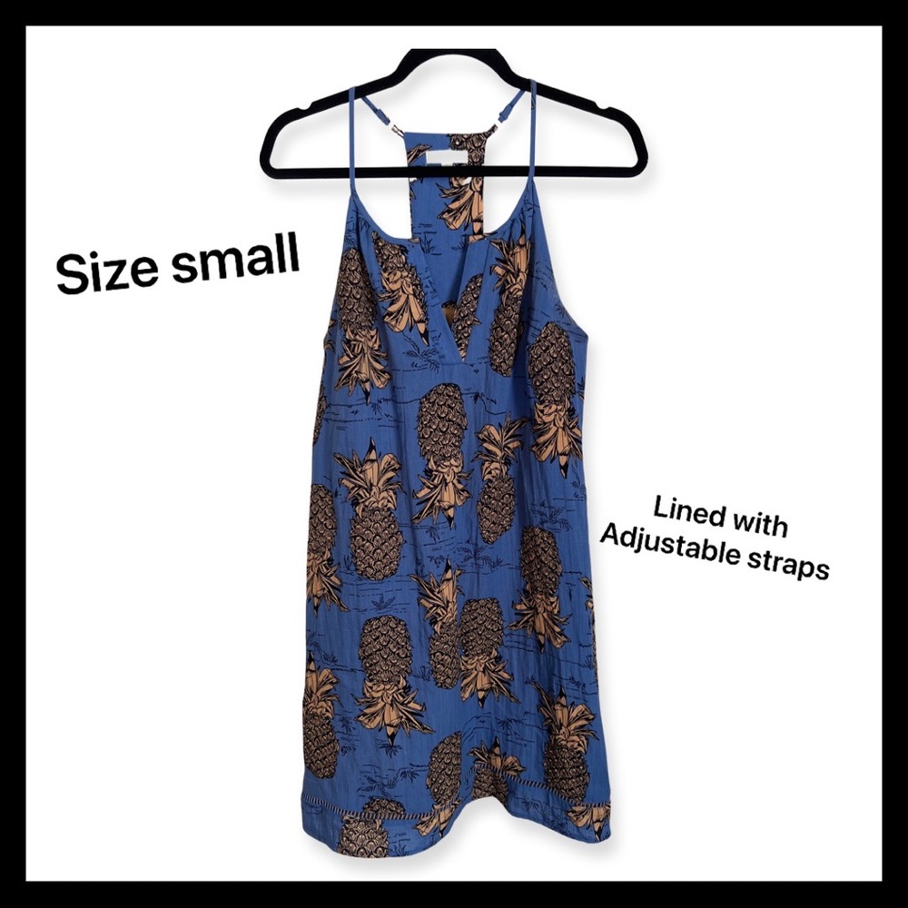 Pretty summer dress.  Lightweight and lined.   Boutique.